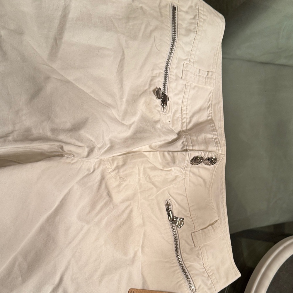RALPH LAUREN Women's White Cargo Capris - Picture 3 of 5